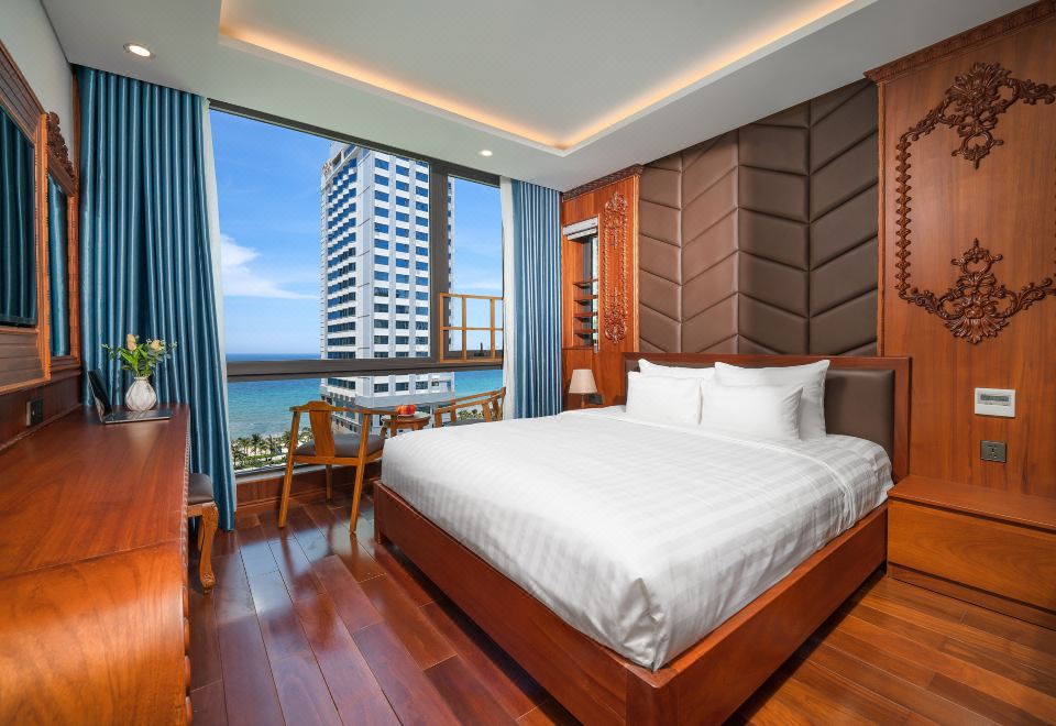 모나리자 럭셔리 호텔 객실 또는 수영장 이미지