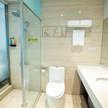 Home Inn Baiyun Hotel (Jinhu Suning Yigou Plaza Branch)