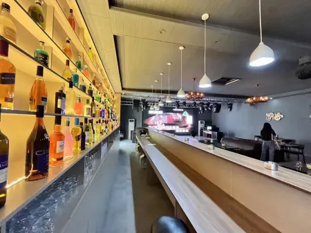 Shiyue Time Building (Ningguo Anhui Line Branch)