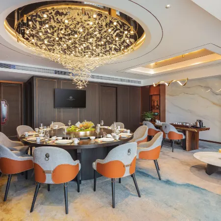 Cloud Hotel (Hejin Huayue Plaza)