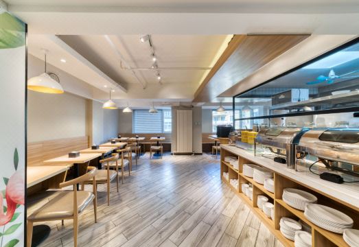 1. 이커 이자 호텔..