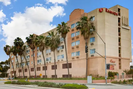 Ramada by Wyndham Hawthorne LAX / LA Stadium Отели в г. Дель Эр
