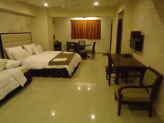 Hotel Maan Residency