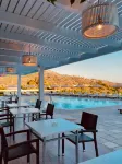 Zoes Hotel & Suites
