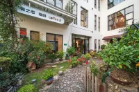 安吉青之戀舍民宿 安吉荷花山漂流サービスステーション周辺のホテル