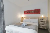Metro Hotel Perth - balcony