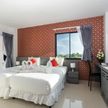 The Thames Pool Access Resort & Villa Отели рядом с достопримечательностью «Ват-Чалонг»