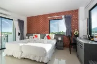 The Thames Pool Access Resort & Villa