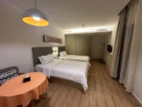 Hantingbaodingchaoyangbeidajiejiudian Hotel di Baoding