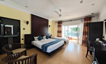PinkLand Hotel
