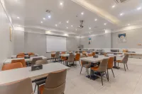 Manston Holiday Hotel (Zhongshan Road Pedestrian Street Wuhu High-Speed Railway Station)