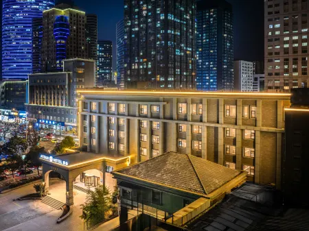 Atour S Hotel Xuzhou Suning Plaza Huaihai Road Отели рядом с достопримечательностью «Hubushan Ancient Architectural Complex»