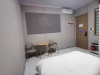 Luoyang Qingqing Yuanshe Homestay (Lijingmen Cross Street Store)