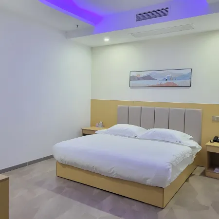Lixin Huatian Theme Hotel