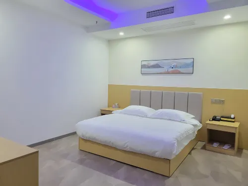 Lixin Huatian Theme Hotel