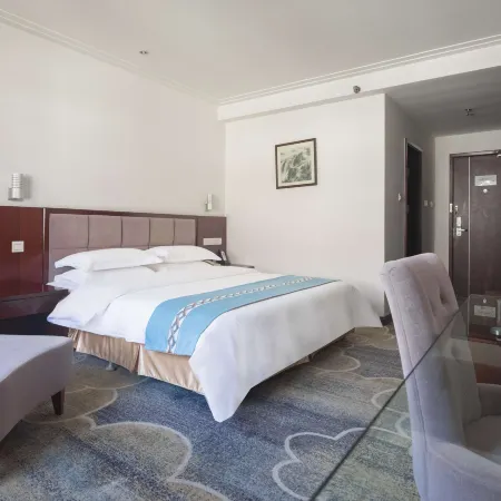 Jiuhuashan Center Hotel