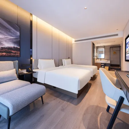 Atour Hotel Xinxiang East Station Pingyuan Road