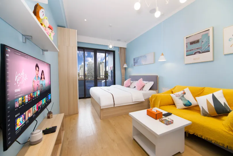 End of the Season Hotel (Kunming South High-speed Railway Station Wanda Plaza)