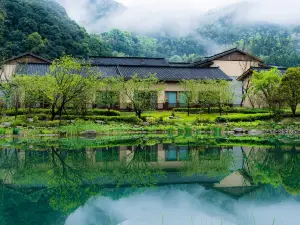 Julong Guniujiang Resort