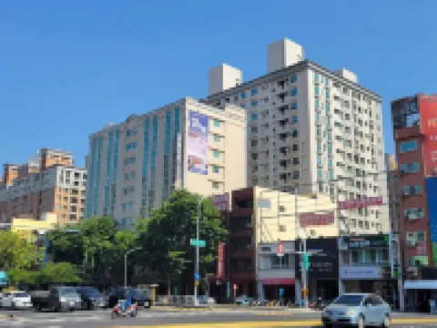 承攜行旅學產文教會館高雄美術館 龍虎塔附近的飯店