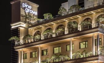 Pinegrove Hotel