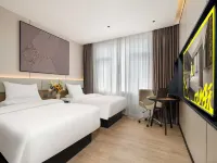 IU Hotel (Wuyue Plaza Branch, Yintan Avenue, Beihai) Hotels in Beihai
