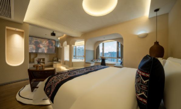 YUNSHUO · High Sky Private Soup Hotel (Huaguoyuan White House Songhua Road Metro Station)