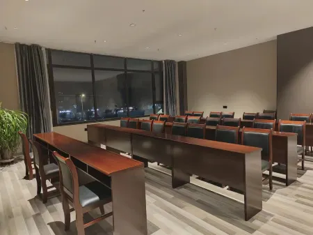 Yueji Hotel (Jinzhong Information College) Отели рядом со станцией Taigu West Railway Station