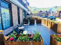 Aletai Garden Villas Designer Resort Hotel (Jiangjun Mountain Ski Resort Branch) Hotels near Jin Mountain Square