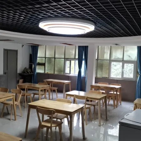 Rujia Huayi Selected Hotel (Leling Xinglong South Street Branch)