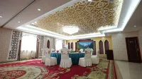 Ningcheng Hotel - parking