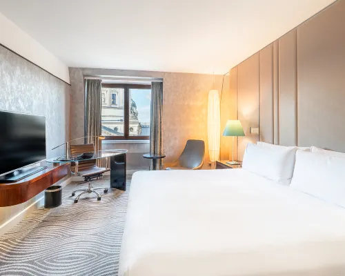 Hilton Berlin Hotels near Soviet War Memorial