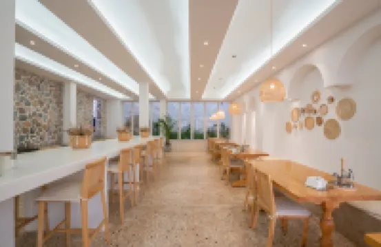 Fuxian Lake Wuluojia · Light Luxury Resort Hotel (Fuxian Lake Scenic Area Wetland Park Branch)