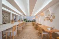 Fuxian Lake Wuluojia · Light Luxury Resort Hotel (Fuxian Lake Scenic Area Wetland Park Branch)