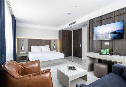 Plaza Hotel TegalHotel Overview