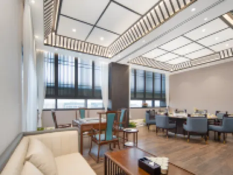 Selected Platinum Hyatt Hotel Hotels in Dazhou