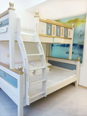 Field Xiaozhu Hotels in Gaizhou Railway Station