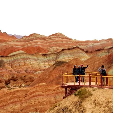 Colorful Danxia Guanshan Ruiju Hotel