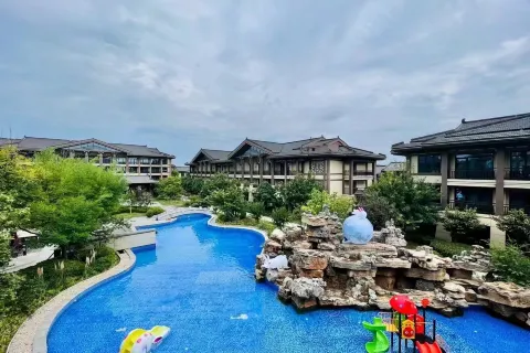 YunTaiShan RoEasy Resort Hotel