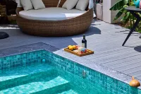 Taibai Mountain is not late · Riverside Pool Home Hotels in Mei County