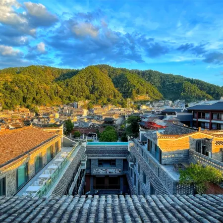 Mount Villa By T Residence (Viral infinity pool & rooftop bar | Perfect photo spot)