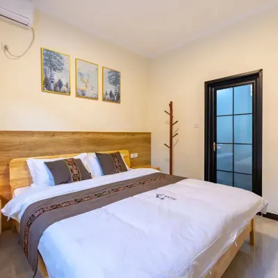 Qichi Mountain House (Mutianyu Great Wall) Отели рядом с достопримечательностью «Великая Китайская Стена (Ма Тьян Ю)»