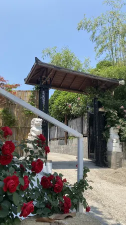 Meet Longmen Mountain Homestay Отели рядом с достопримечательностью «Xiangshan Temple»