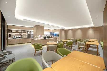 JI Hotel (Chongqing Shapingba Station Xiaolongkan Subway Station) Отели рядом с достопримечательностью «Sichuan Waiguoyu University»