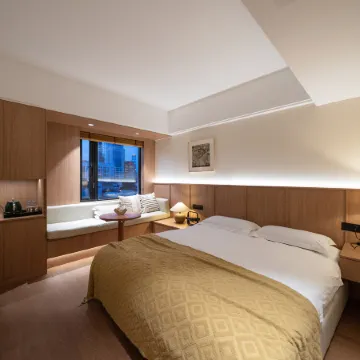 Moxi Apartment (Shanghai Bund Yu Garden) Отели рядом с достопримечательностью «Набережная Вайтань»
