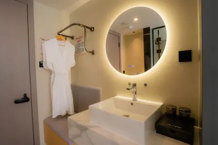 Bengbu Wanxiang·Yunting Hotel (Huaishang District Vocational Education Park) Отели в г. Бенгбу