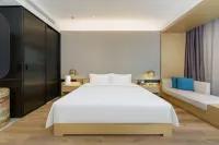 찰실리 호텔 보러