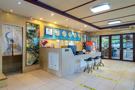 Thanathep Hotel Отели рядом с достопримечательностью «Будда-парк»