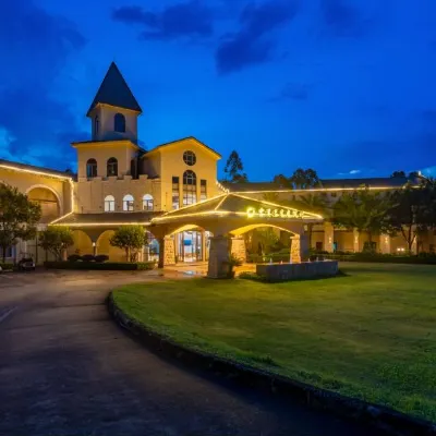 Yunxi Hot Spring Resort Hotels near Kanghe Hot Spring Park