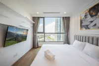 Landmark 81 & Vinhomes - Royal Apartment Hotels near Landmark 81 Sky View Observatory